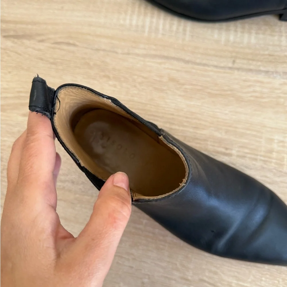 Nisolo black leather Chelsea pull on ankle Boots Women’s Sz 7.5‎